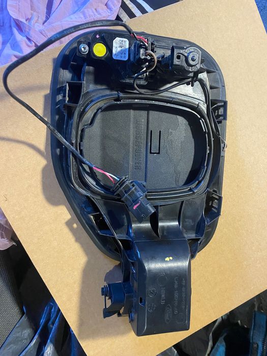 Ford Mustang Mach-E 2021- лючок крышка зарядки порта LJ8B-10C706-AE