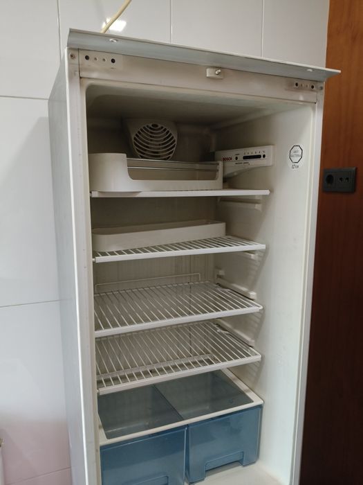 Frigorífico+ coluna de banho