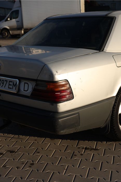 Mercedes-Benz W124 200D