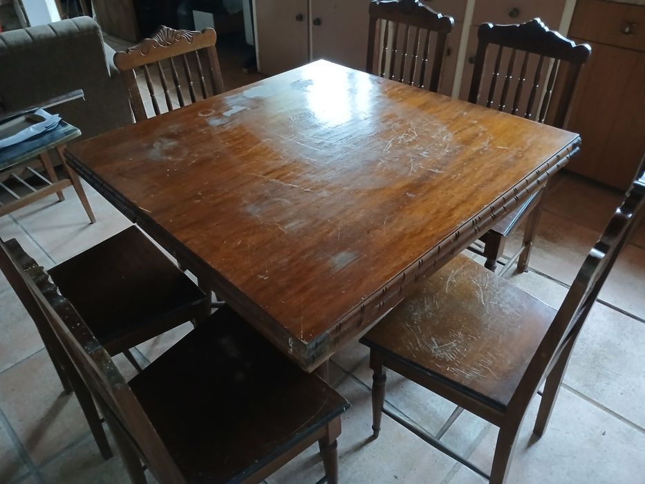 Mesa sala extensivel com seis cadeira