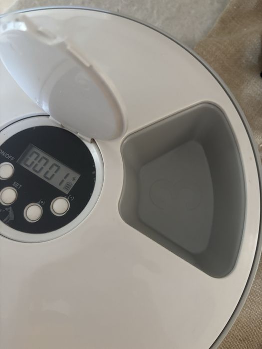 Comedouro Automático 4Pawslife – Avariado / Para Peças