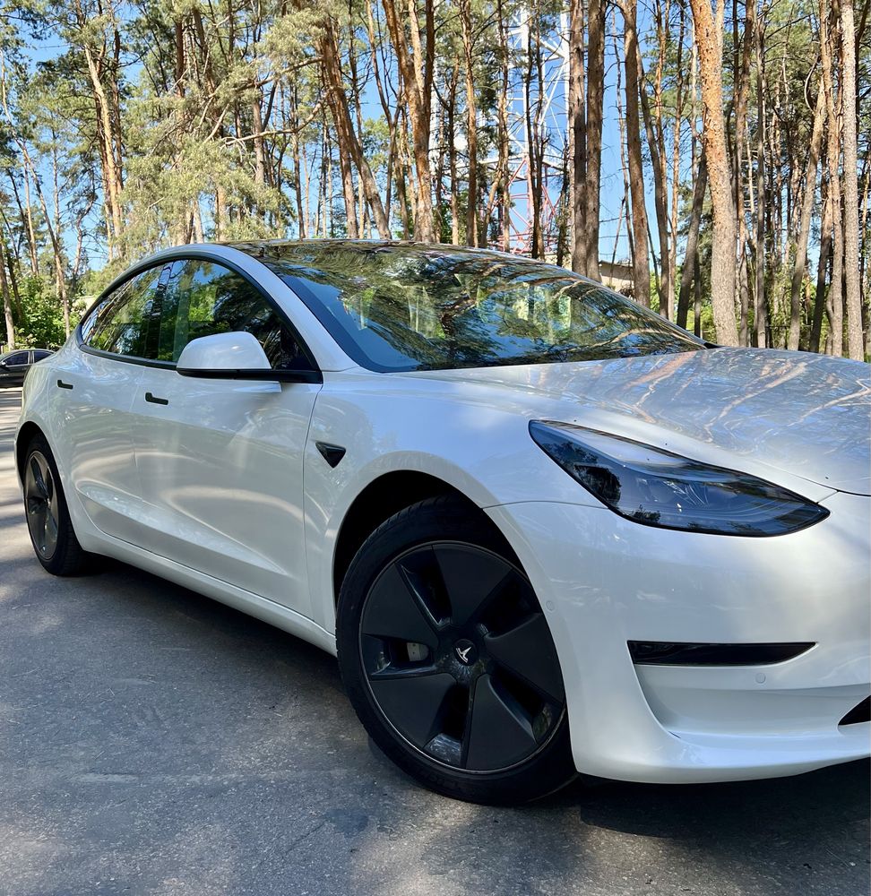 Tesla model 3 2021