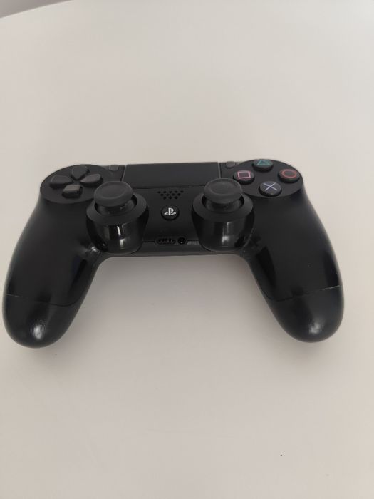 PlayStation 4 pro 1TB +4GRY/Słuchawki/Stojak na pady i słuchawki