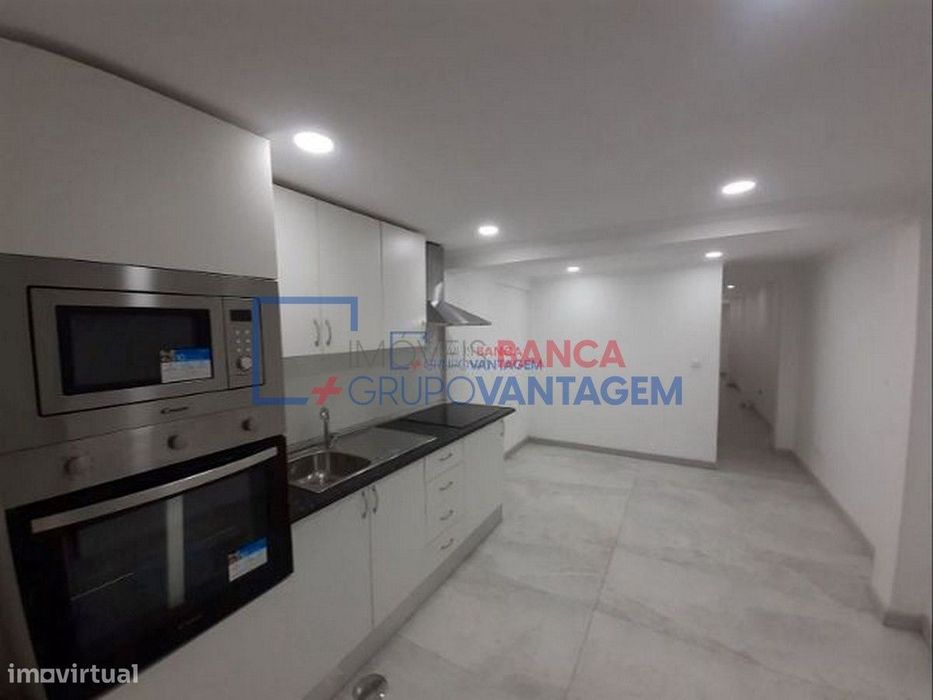 Espaço Comercial - Vale  Milhaços