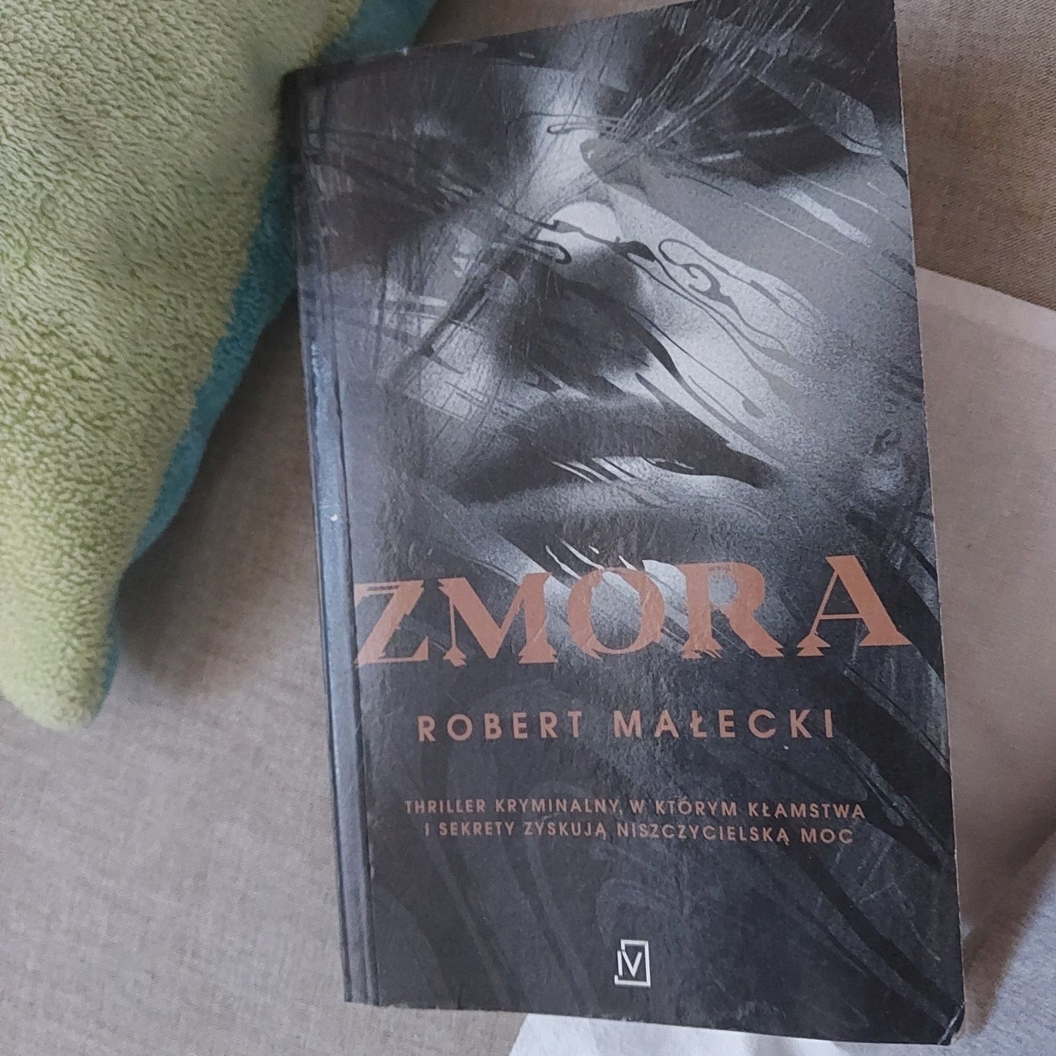 Książka Zmora Robert Małecki