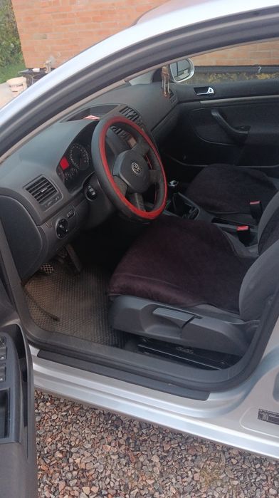 Volkswagen Golf 1.6 mpi