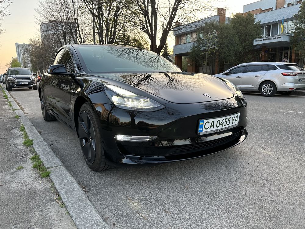 Продам Tesla model3 62 kWh 2022 року,