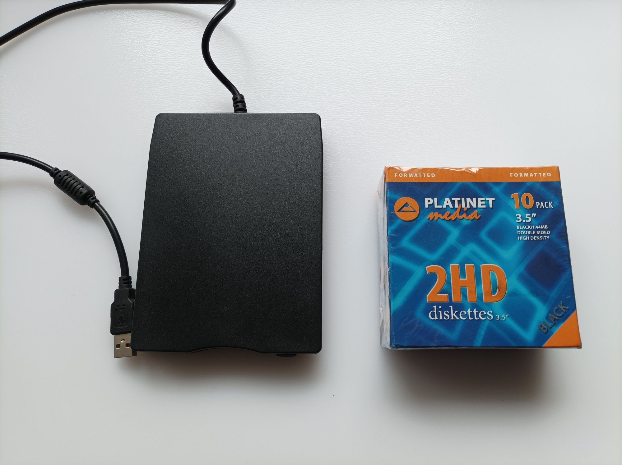 Dyskietki 3,5  + stacja dyskietek USB