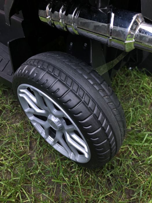 Дитячий квадроцикл на акумуляторі 3-6 років