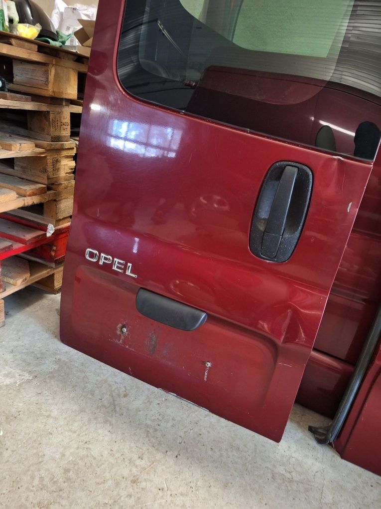 Drzwi tylne skrzydełka Vivaro Trafic Primastar 02-14r