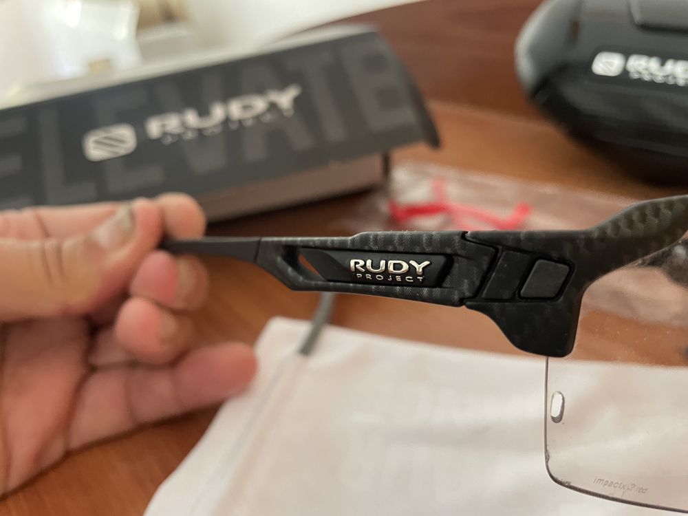 Oculos Rudy com lentes fotocromaticas