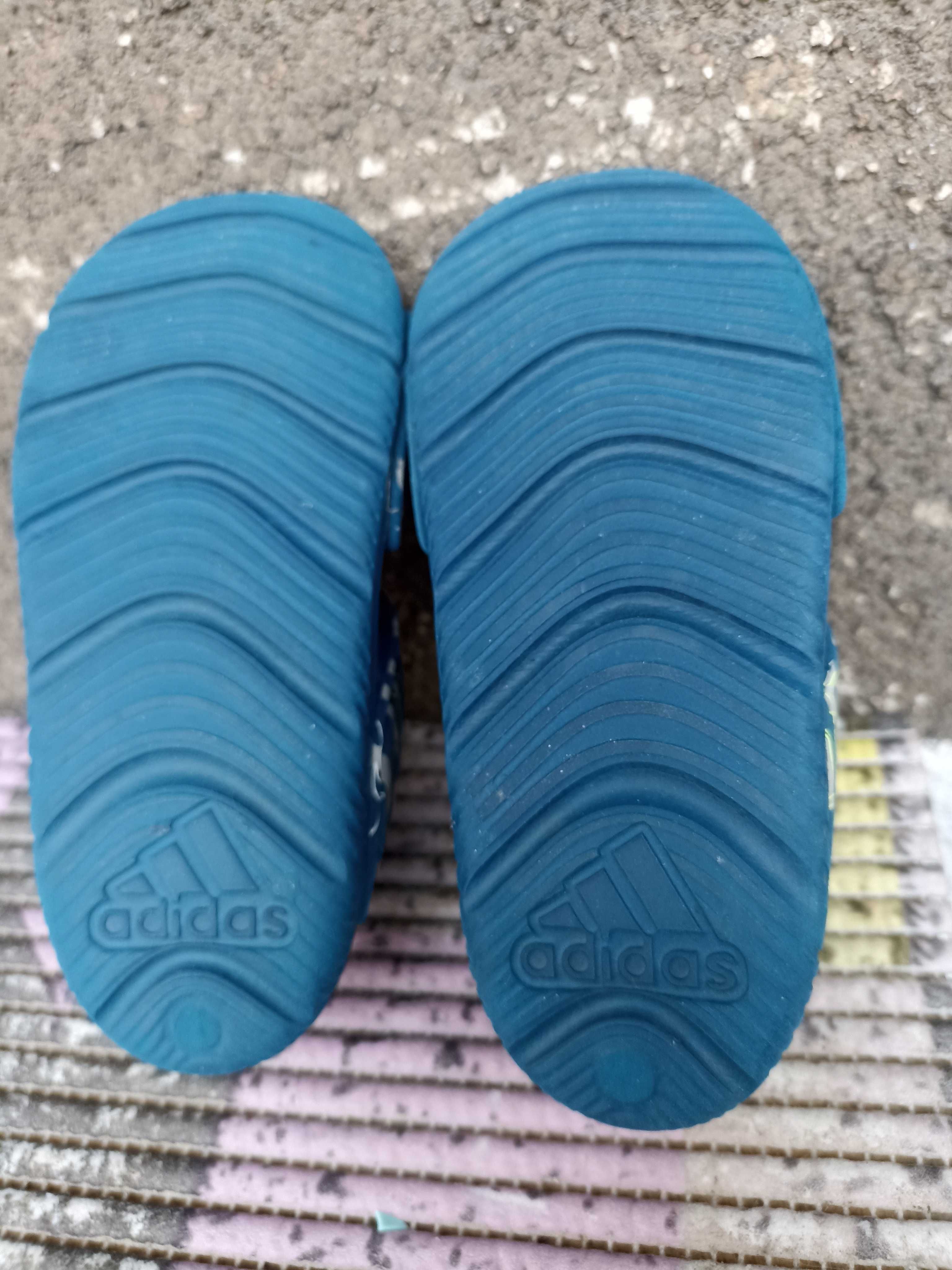 Adidas sandałki basenowe rozm 22