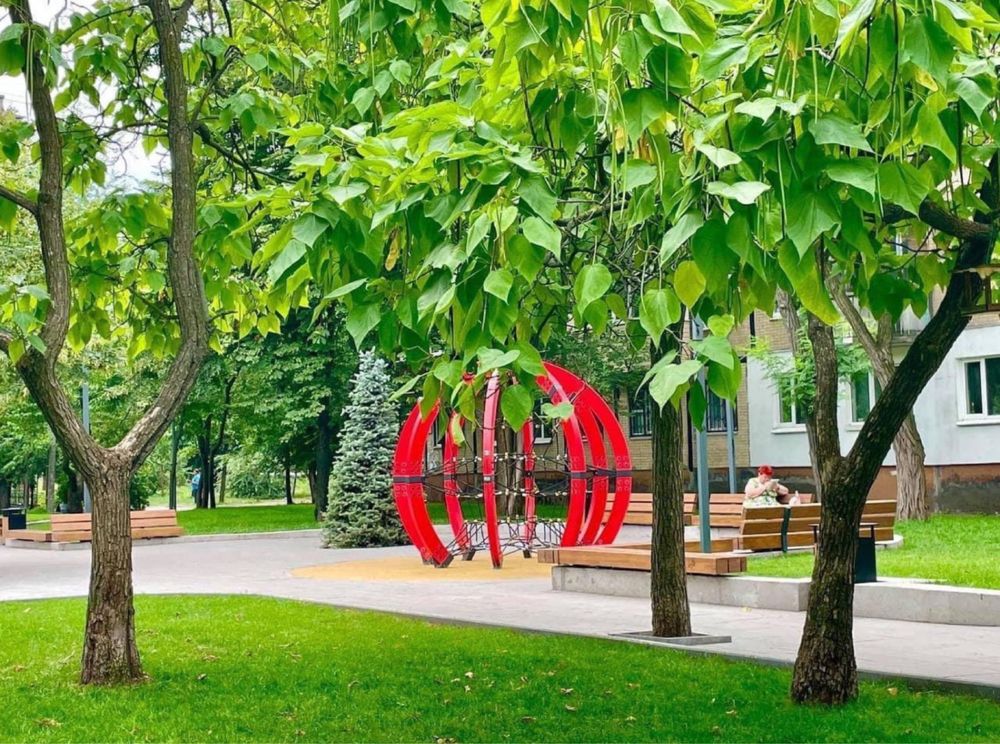 Сдам квартиру левый берег,2-х комн.посуточно,понедельно.Свободна