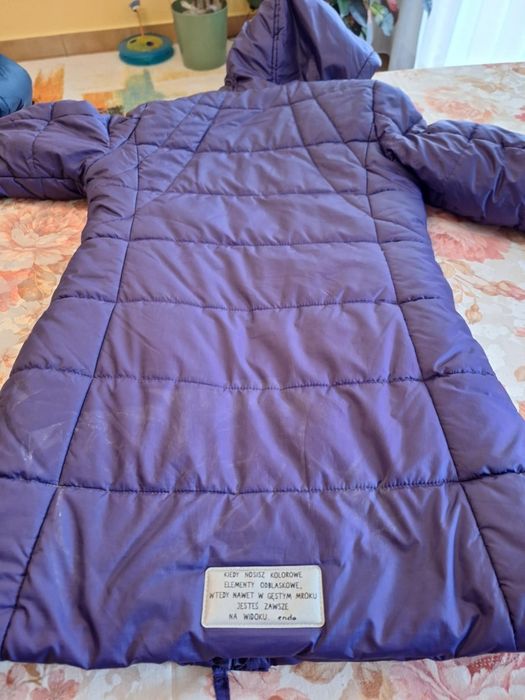 Piękny płaszczyk ENDO w kolorze granatu wpadającego w fiolet idealny s