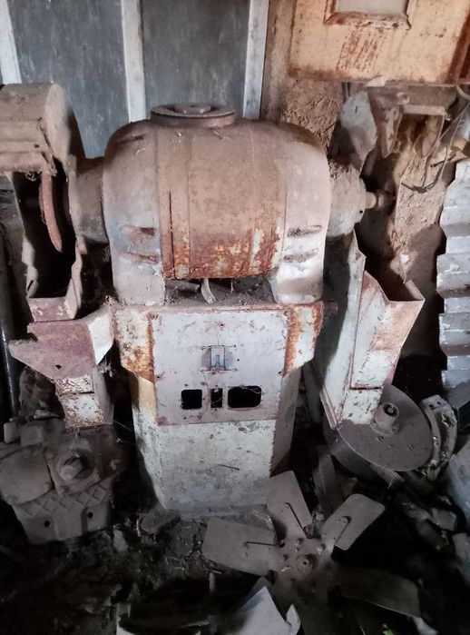 Продаю наждак, точильний станок