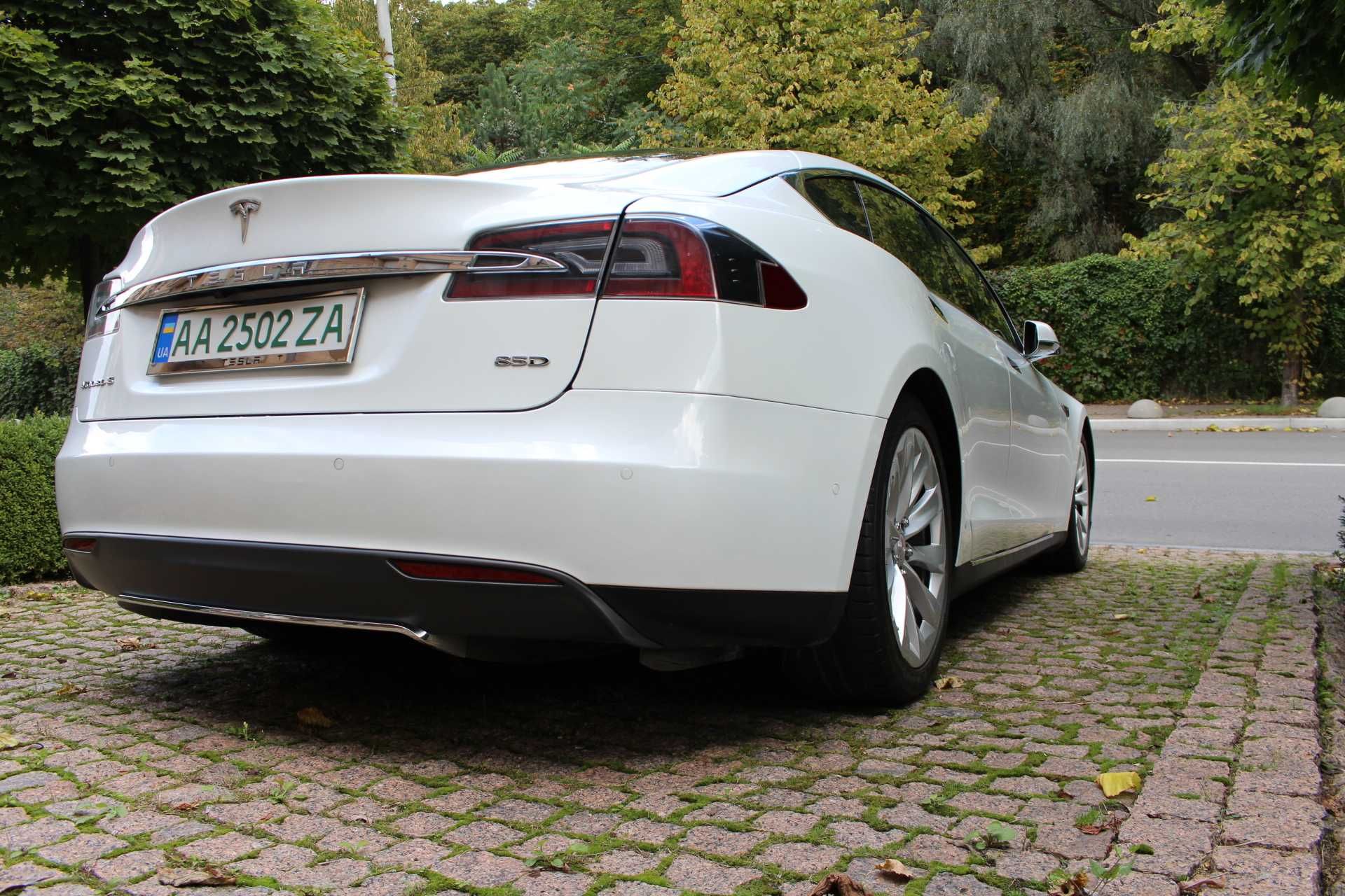 Tesla Model S 85 2015