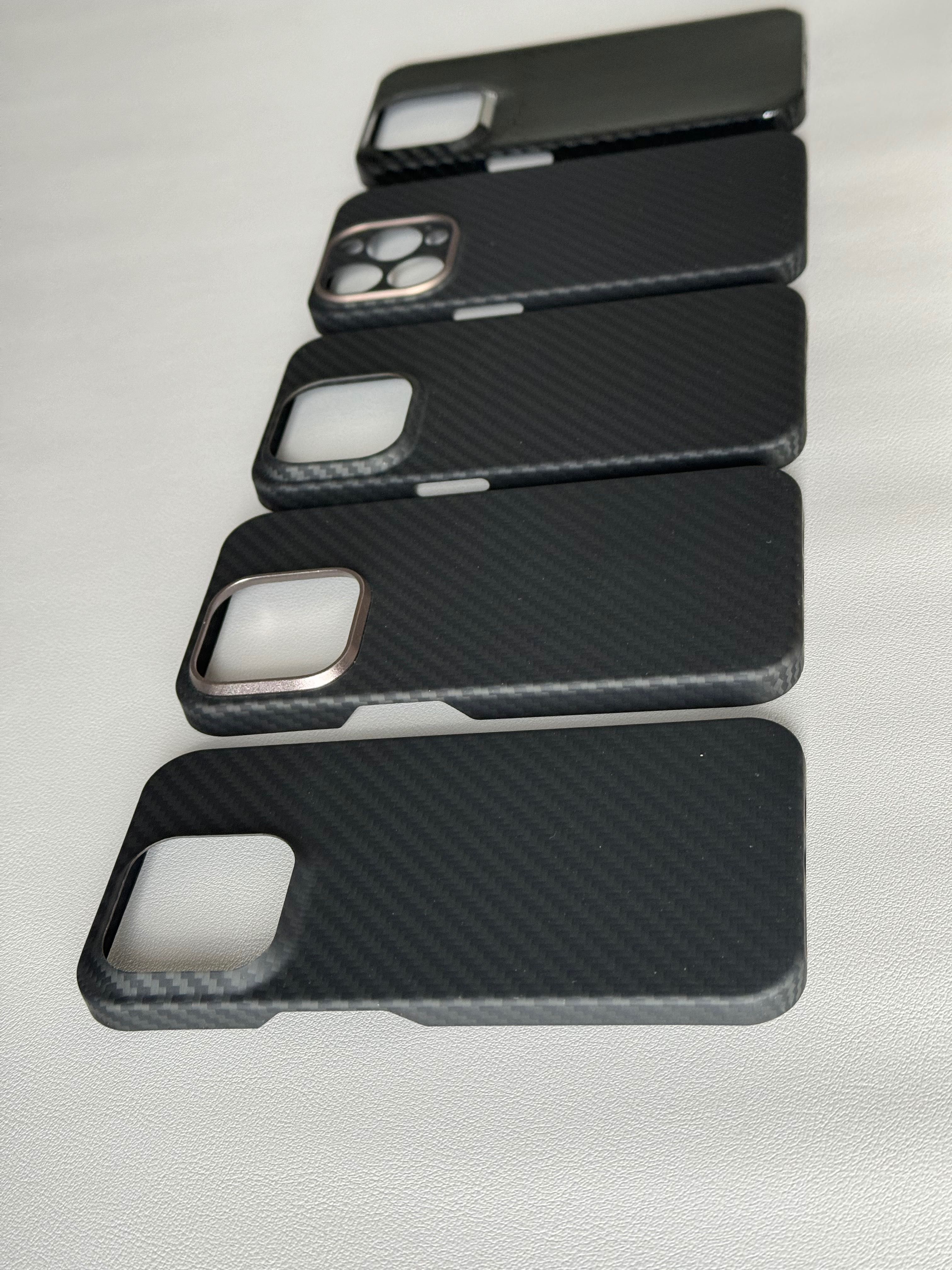 Ультратонкий карбоновый чехол iPhone 15 Pro Max