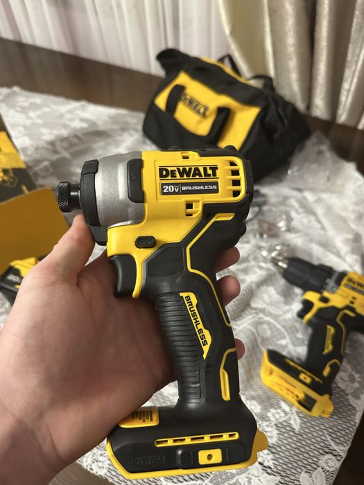 Шуруповерти DeWalt