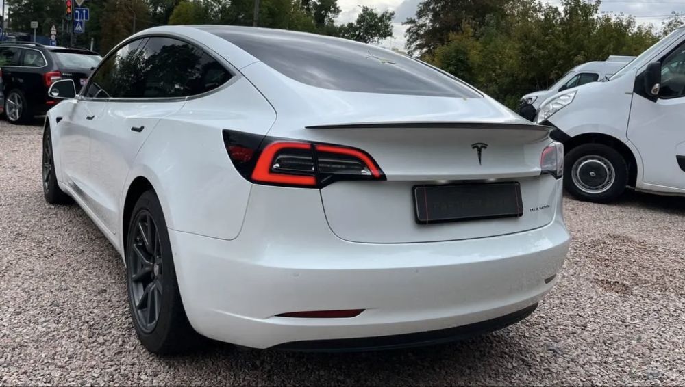 Оренда tesla для таксі 460+ км