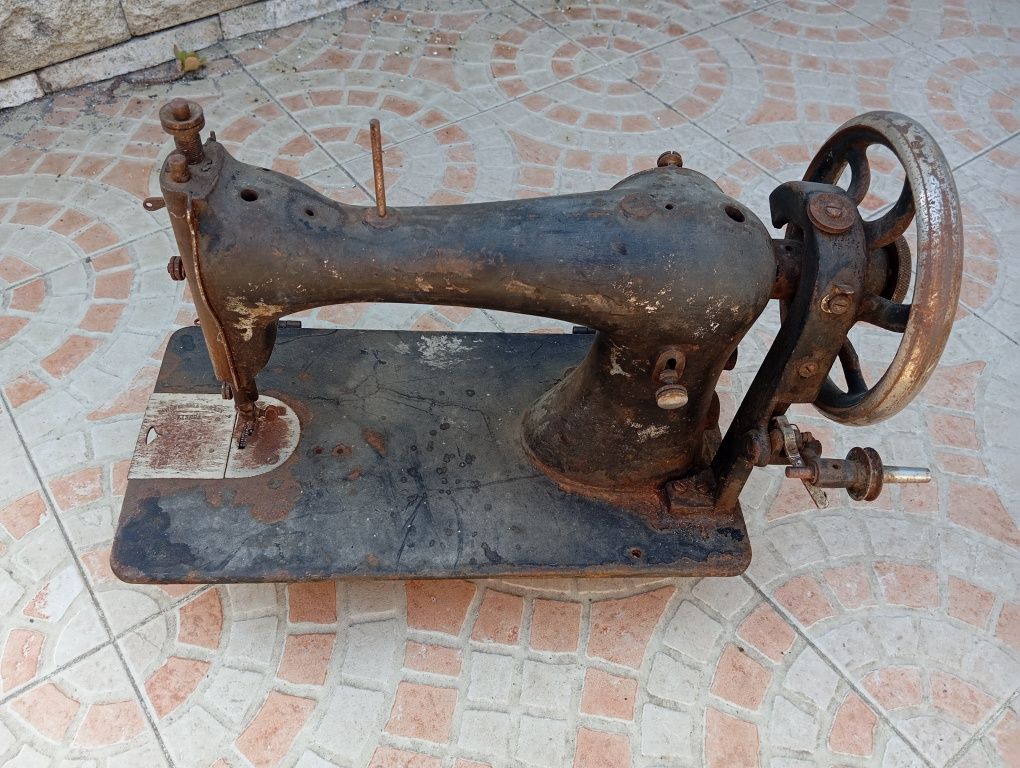 Máquina de costura antiga