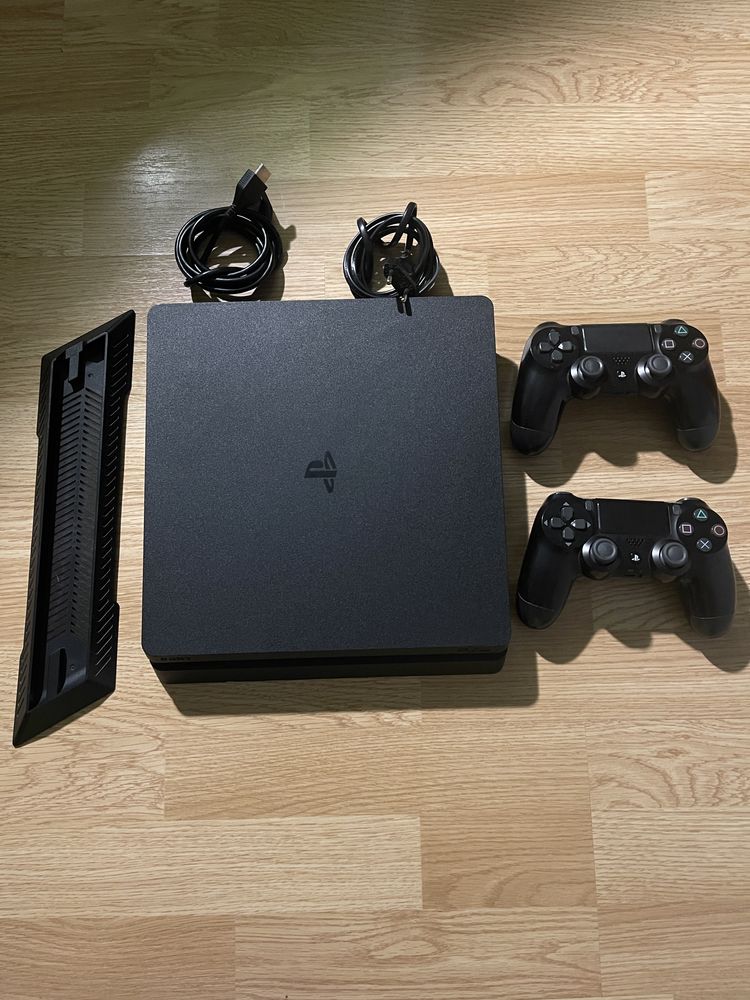 Продам play station 4 slim 1 tb