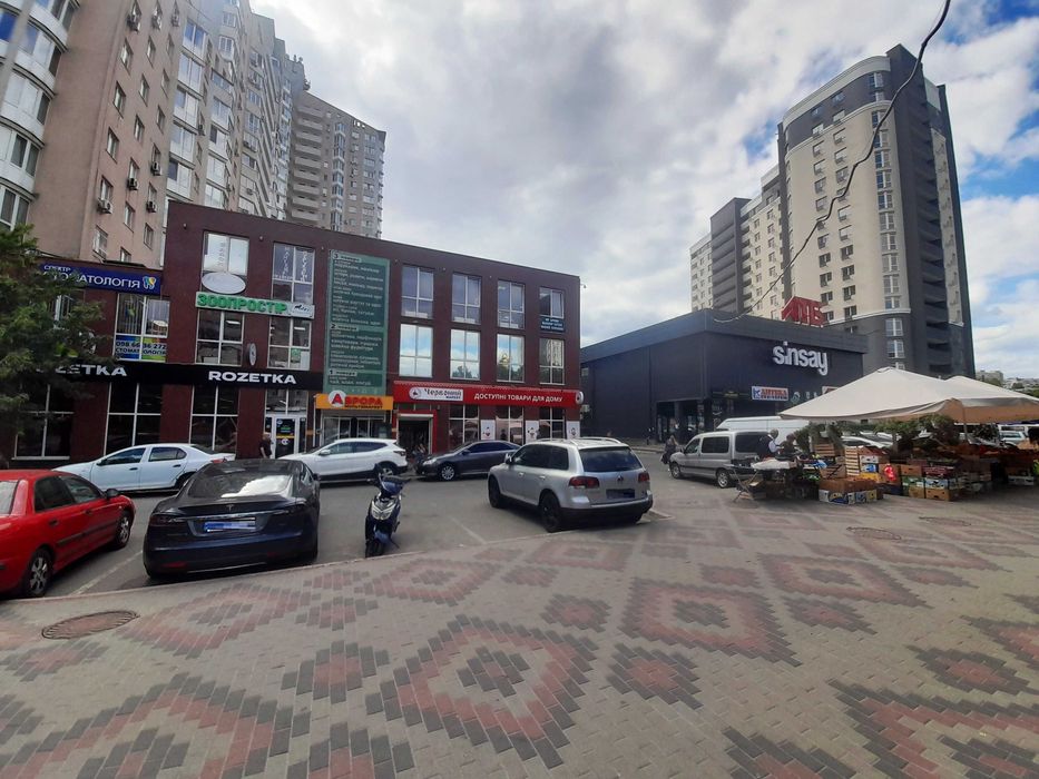 Вишгород Центр Суперфасад н/ф 72кв.м. Активний трафік