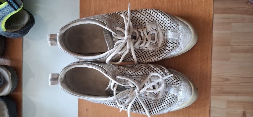 Buty do chodzenia młodzieżowe
