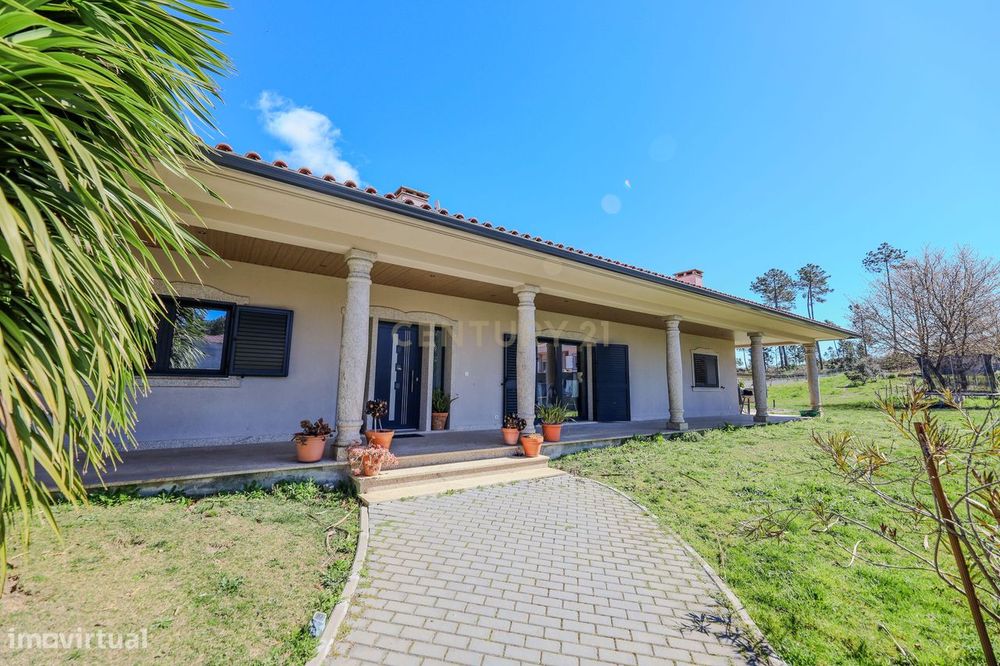 Casa Espetacular em Viseu com Jardim