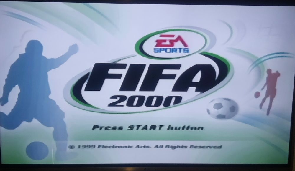 Ps1 fat com jogos 2 comandos e cartão de memória.