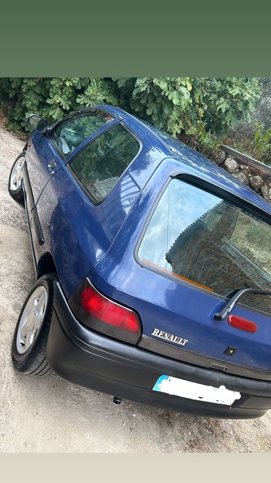 Renault Clio 1.9 carro em ótimo estado