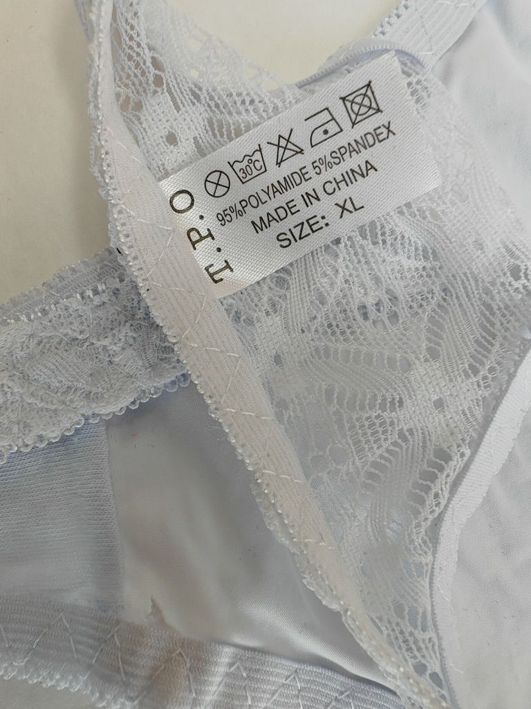 Stringi damskie.