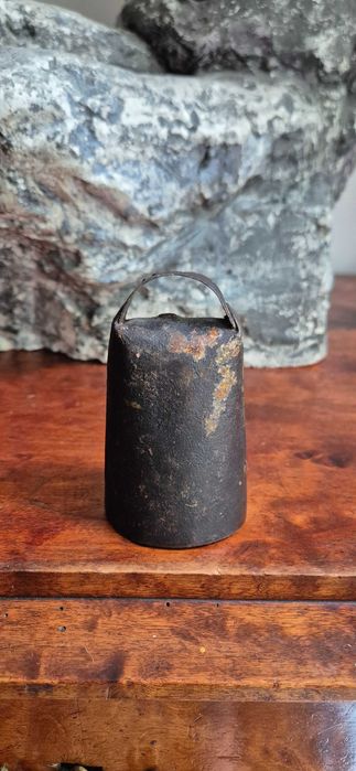 Zabytkowy (lI poł. XX w ŻELAZNY
dzwonek pasterski OWCZY. Unikat.