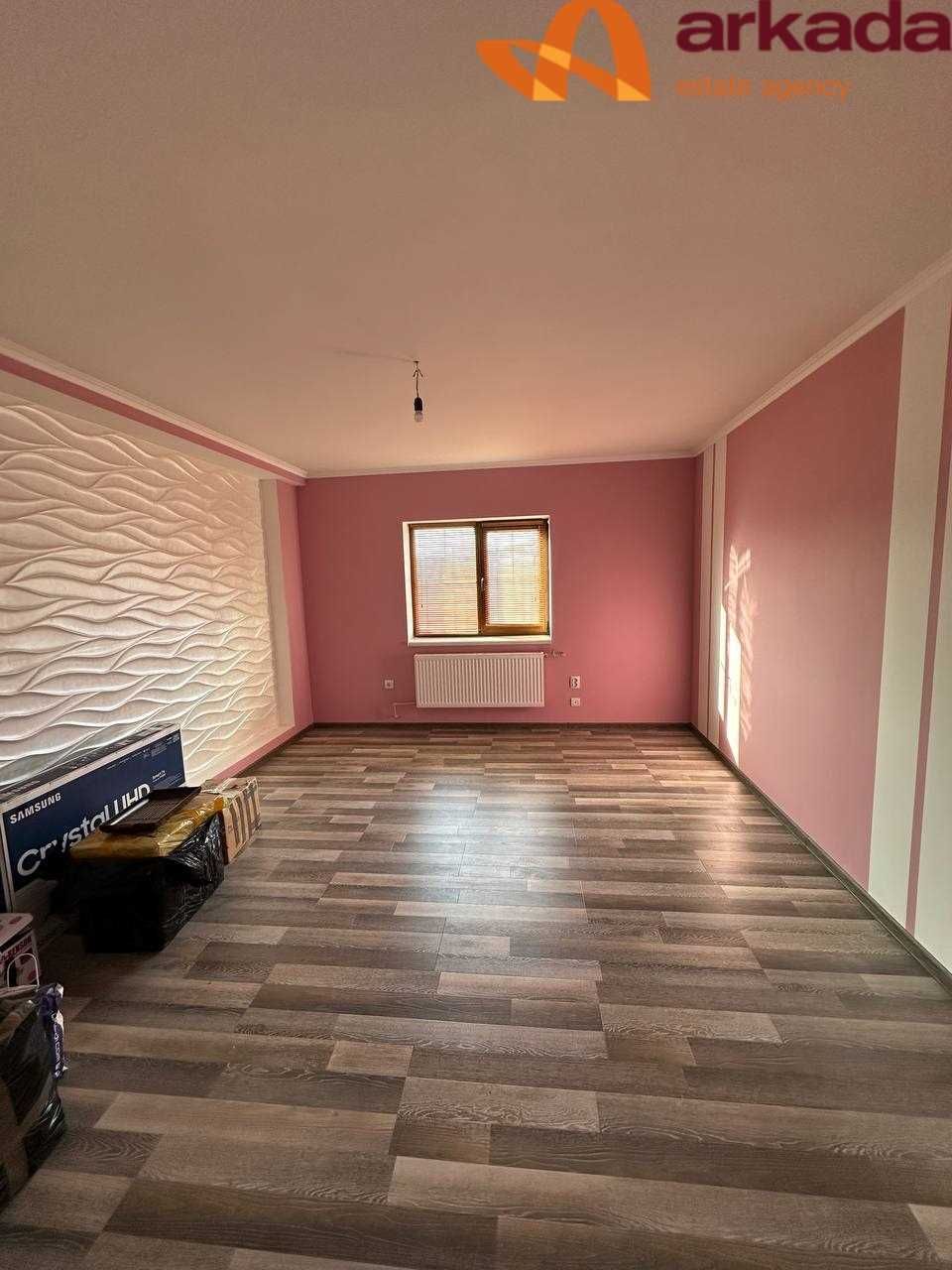Продам будинок з видом на гори в центрі Яблуниці!!!