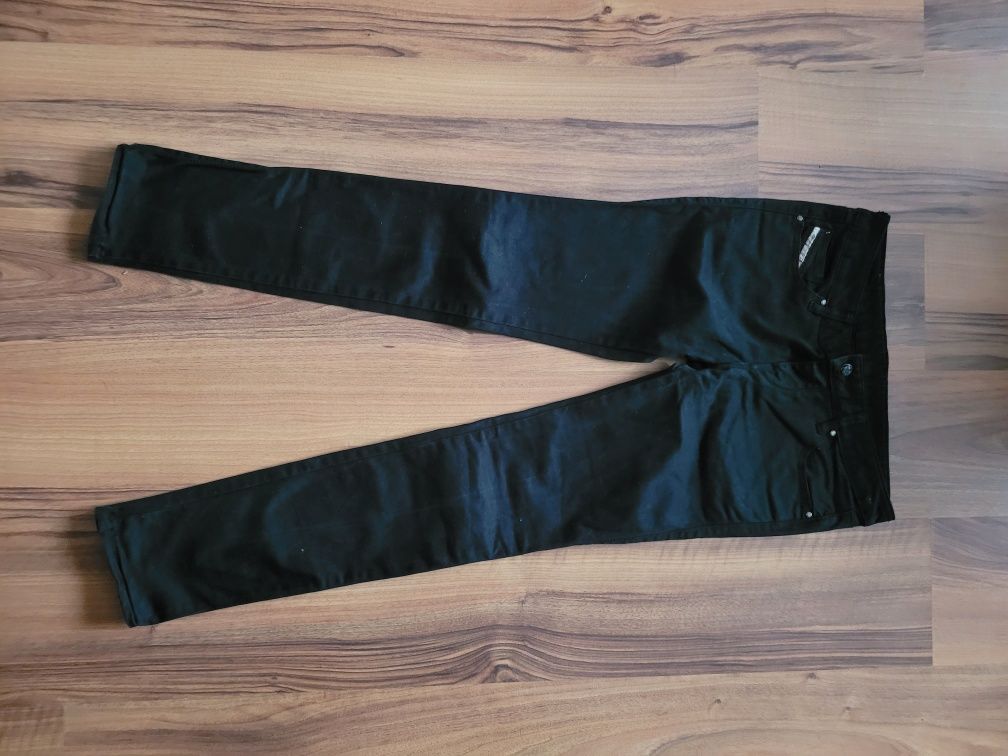 Czarne spodnie jeansowe  firmy Diesel
