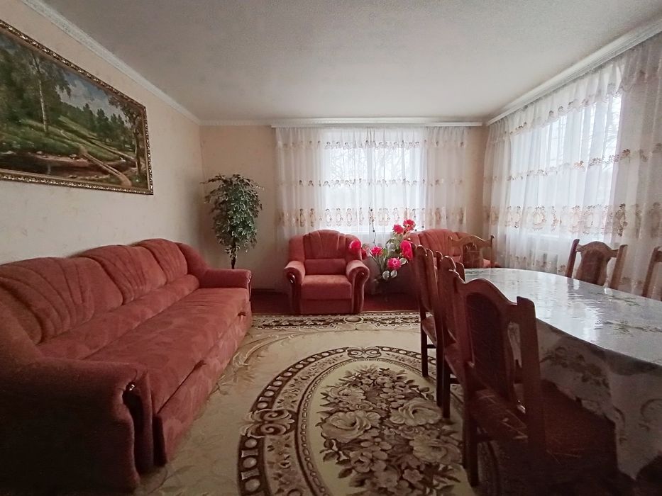 Добротний будинок для родини