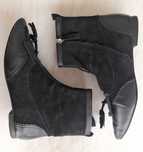 Botas de senhora em camurça