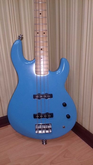 Бас гітара Jazz bass