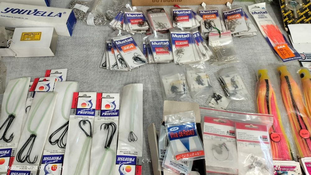 Vários utensílios para pesca