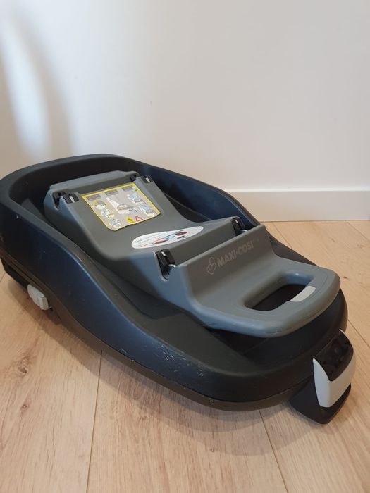 Fotelik dzieciecy samochodowy + baza nosidełko maxi cosi