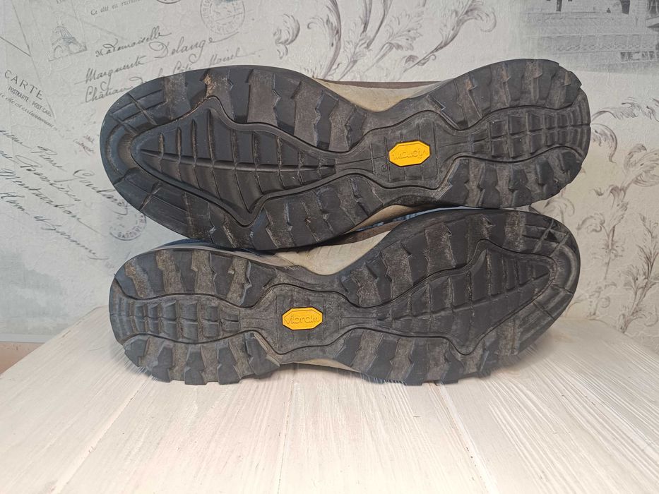 - Scarpa Mojito Mid Gore-Tex