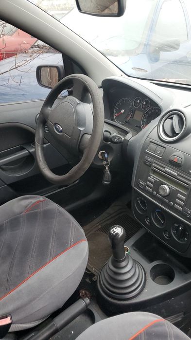 Фара решётка форд фиеста 5, 6 FORD FIESTA