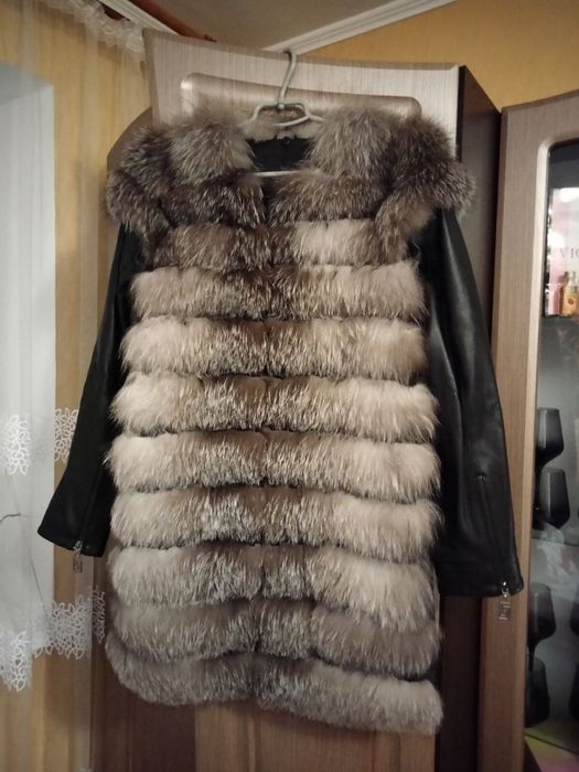 Желетка хутряна,жіноча.