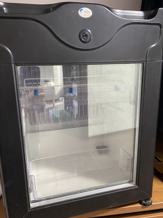 Маленький холодильник