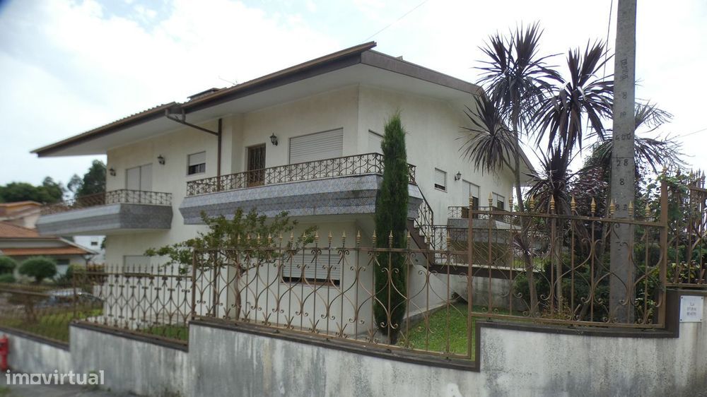 Moradia T5 S. Mamede Coronado