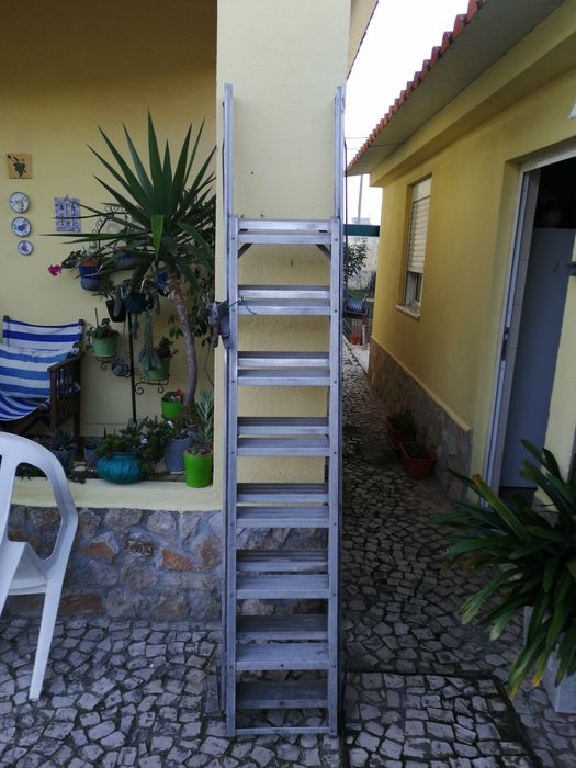 Escada de sotão em aluminio