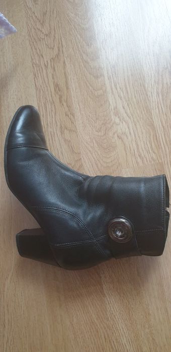 Продам взуття жіноче р 39