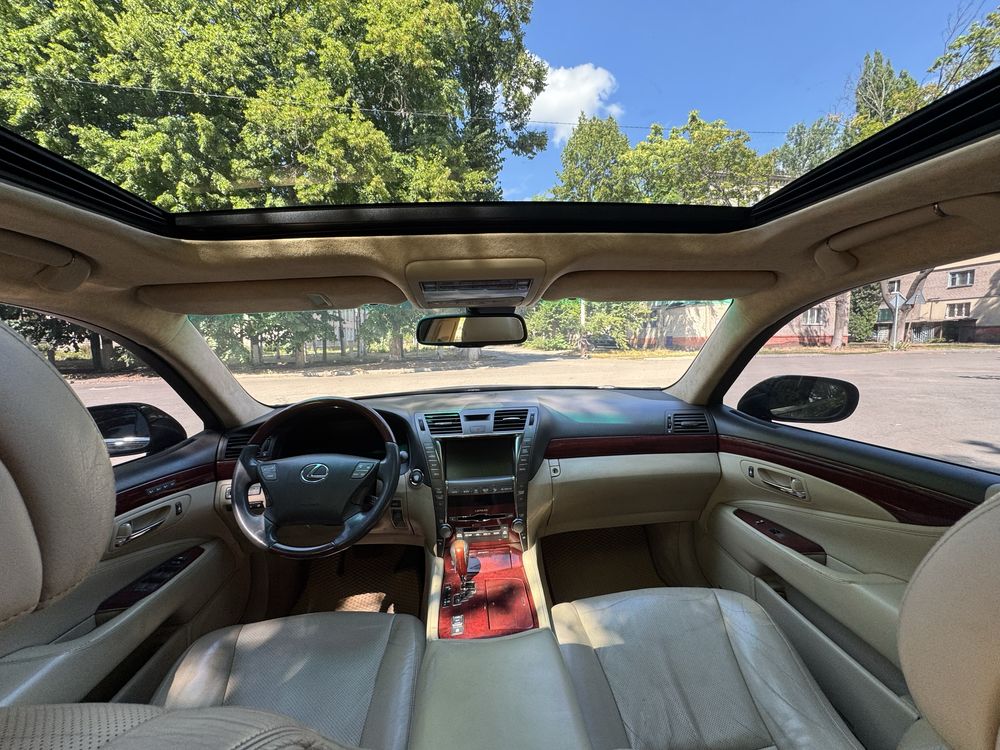 LEXUS LS460Long Дотяжки, Клімат, Ел сидіння, Будь яке переоформлення