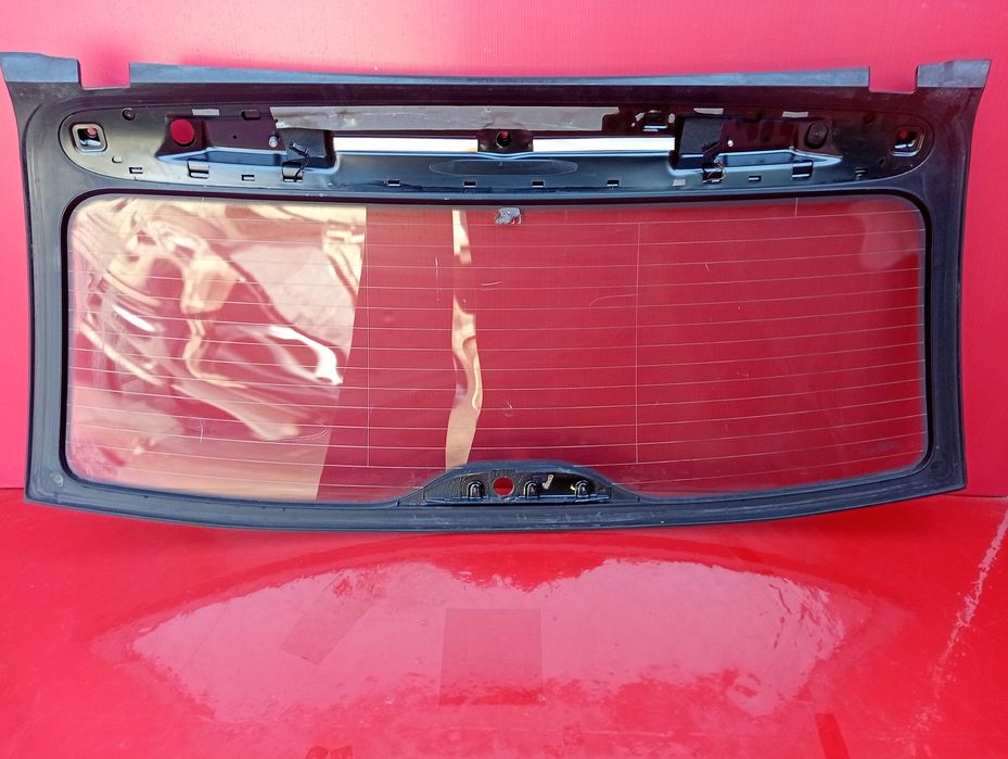 Скло заднє 7L6845211 Volkswagen Touareg 2003-06 Заднее стекло Туарег