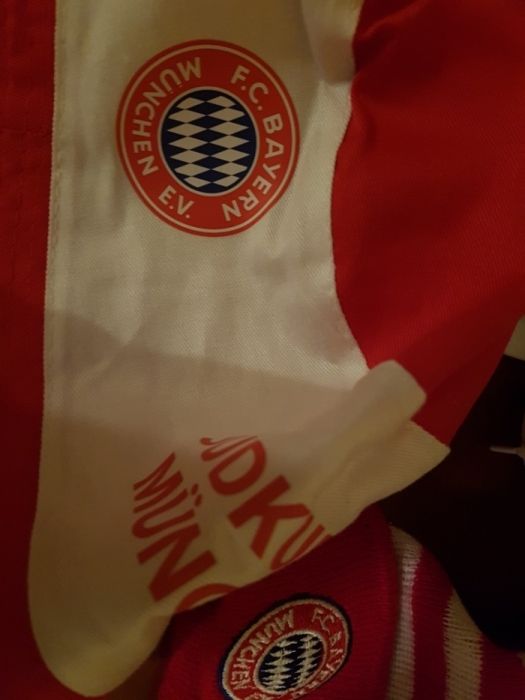 Czapki FC Bayern Monachium tanio