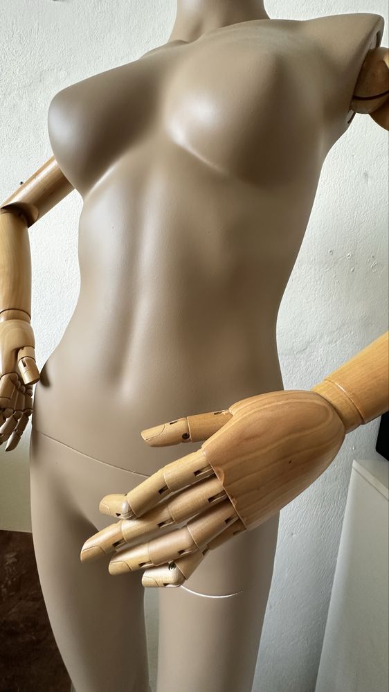 Manequin com braços flexiveis
